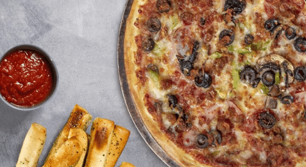 dominos pizza and breadsticks